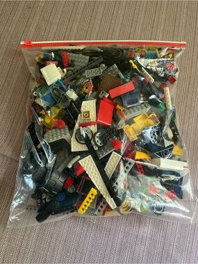 4 Pounds of Bulk Legos!